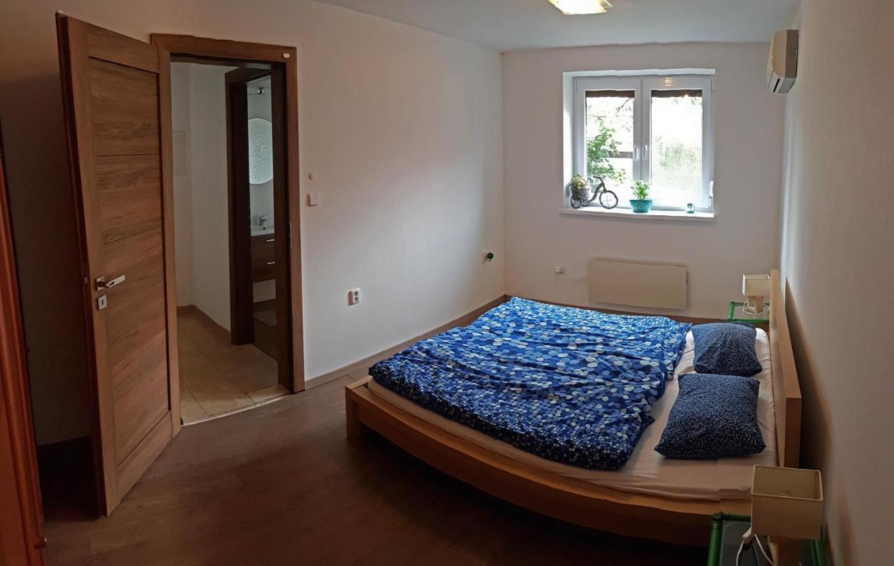 Topsenec-Lakeside Home Bagian luar foto