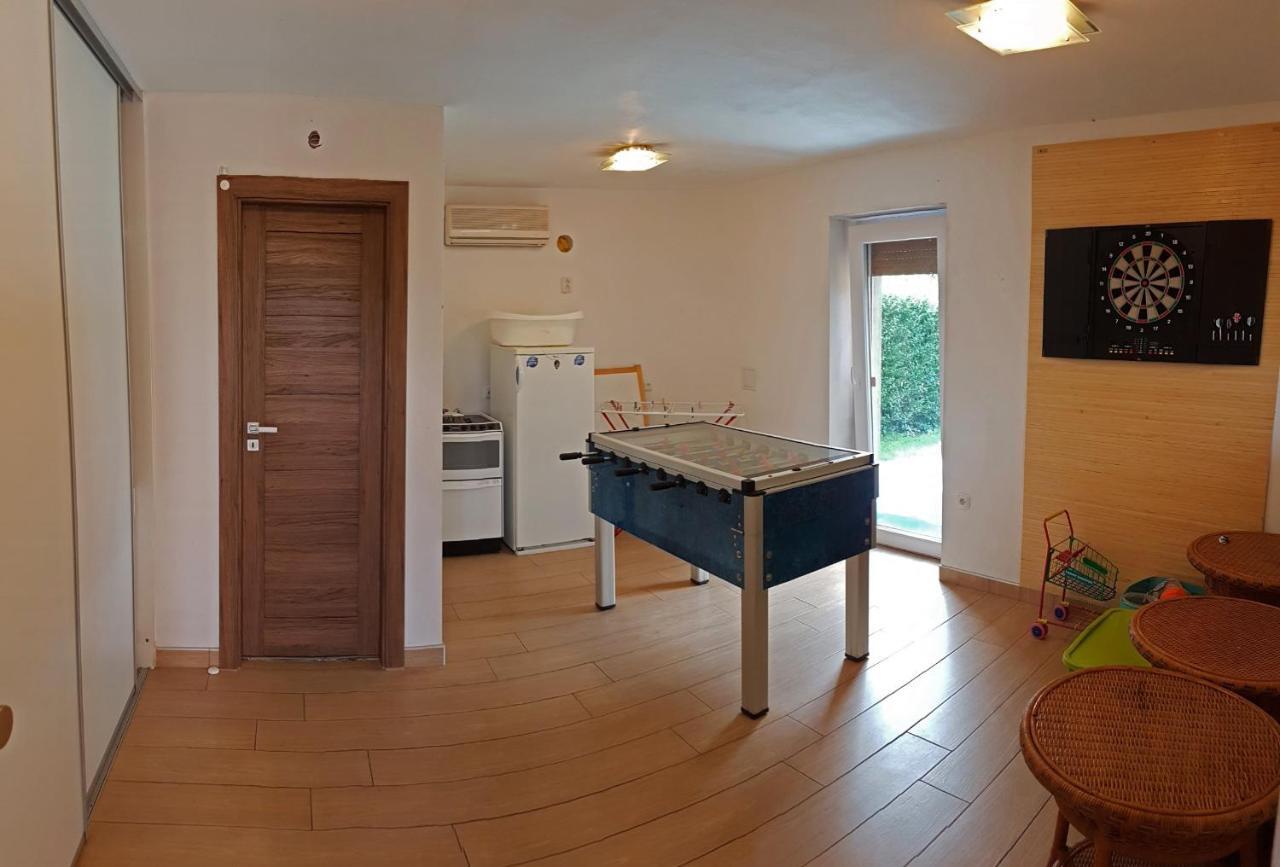Topsenec-Lakeside Home Bagian luar foto