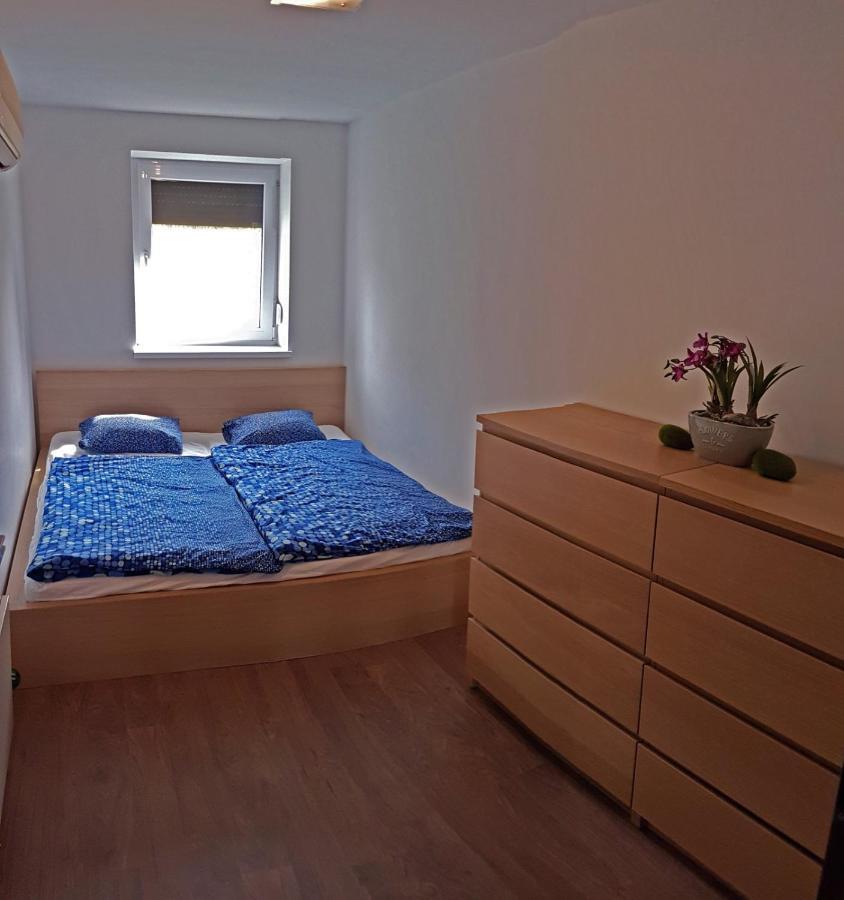 Topsenec-Lakeside Home Bagian luar foto